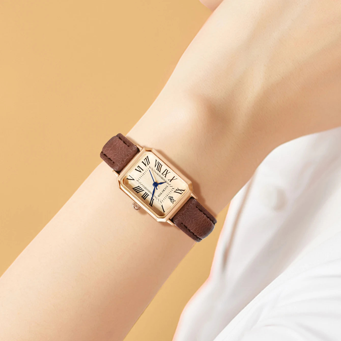 Classic Heritage Leather Strap Watch